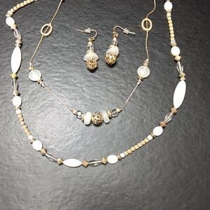 C1946 necklace and matching earring set